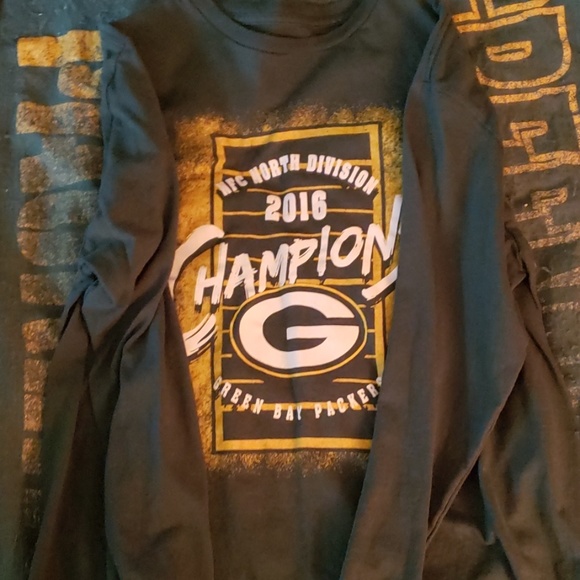 2016 Green Bay Packers Division Champions Shirt - Picture 2 of 3